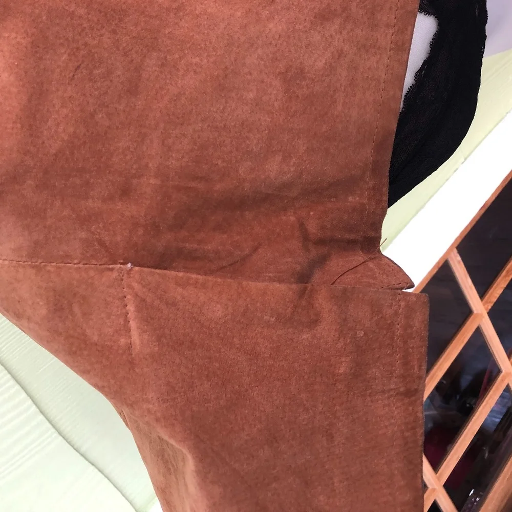 The Limited Leather Skirt‎